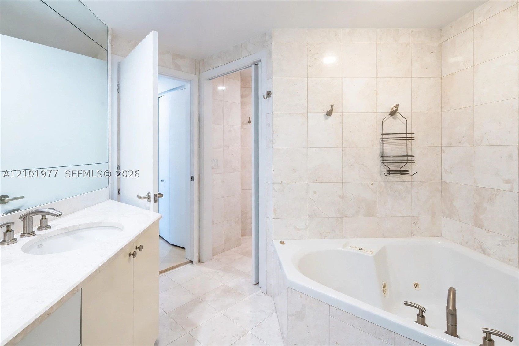 901 Brickell Key Blvd #1703, Miami FL 33131