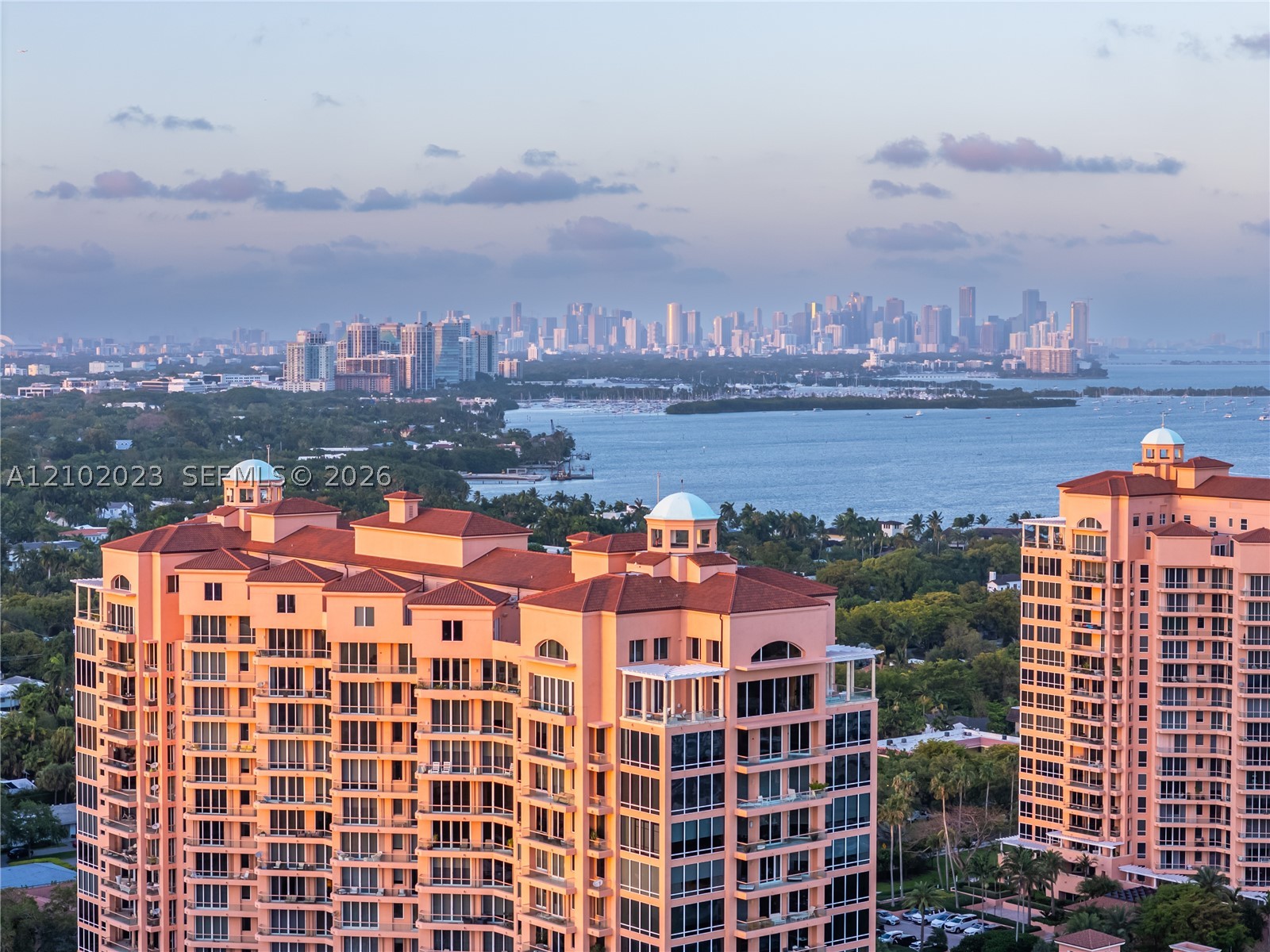 60 Edgewater Dr #14E, Coral Gables FL 33133