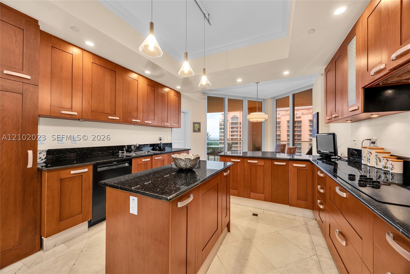 60 Edgewater Dr #14E, Coral Gables FL 33133