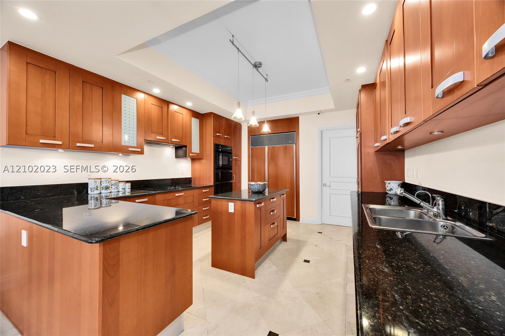 60 Edgewater Dr #14E, Coral Gables FL 33133