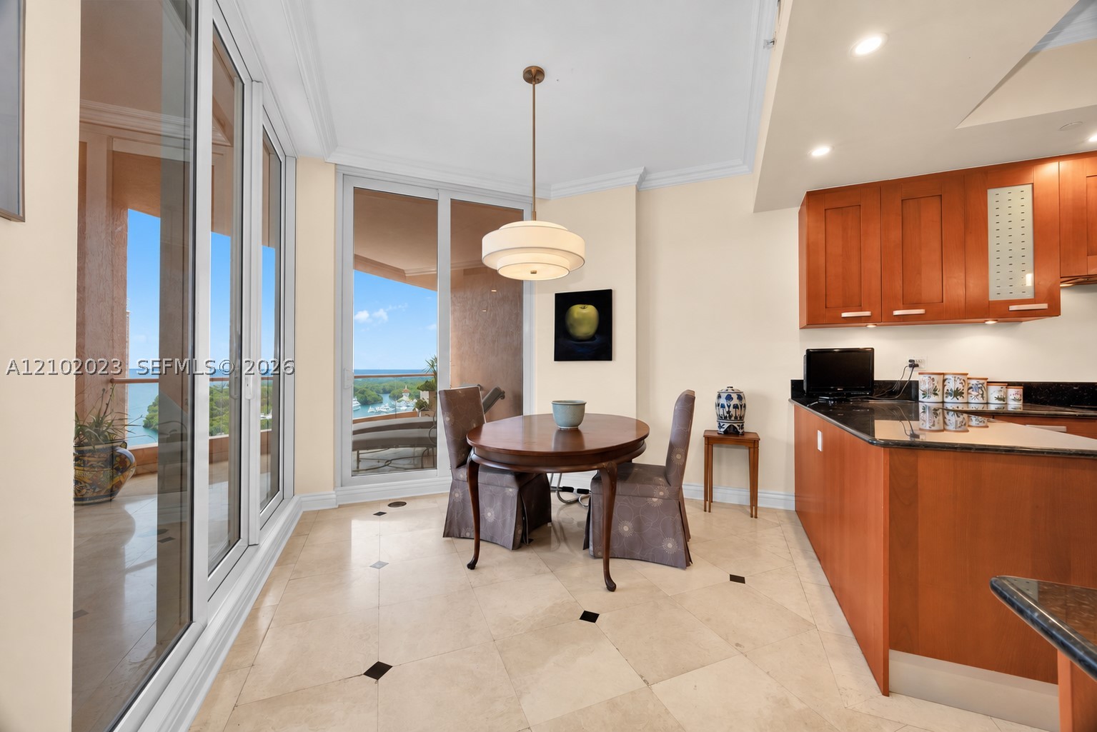 60 Edgewater Dr #14E, Coral Gables FL 33133