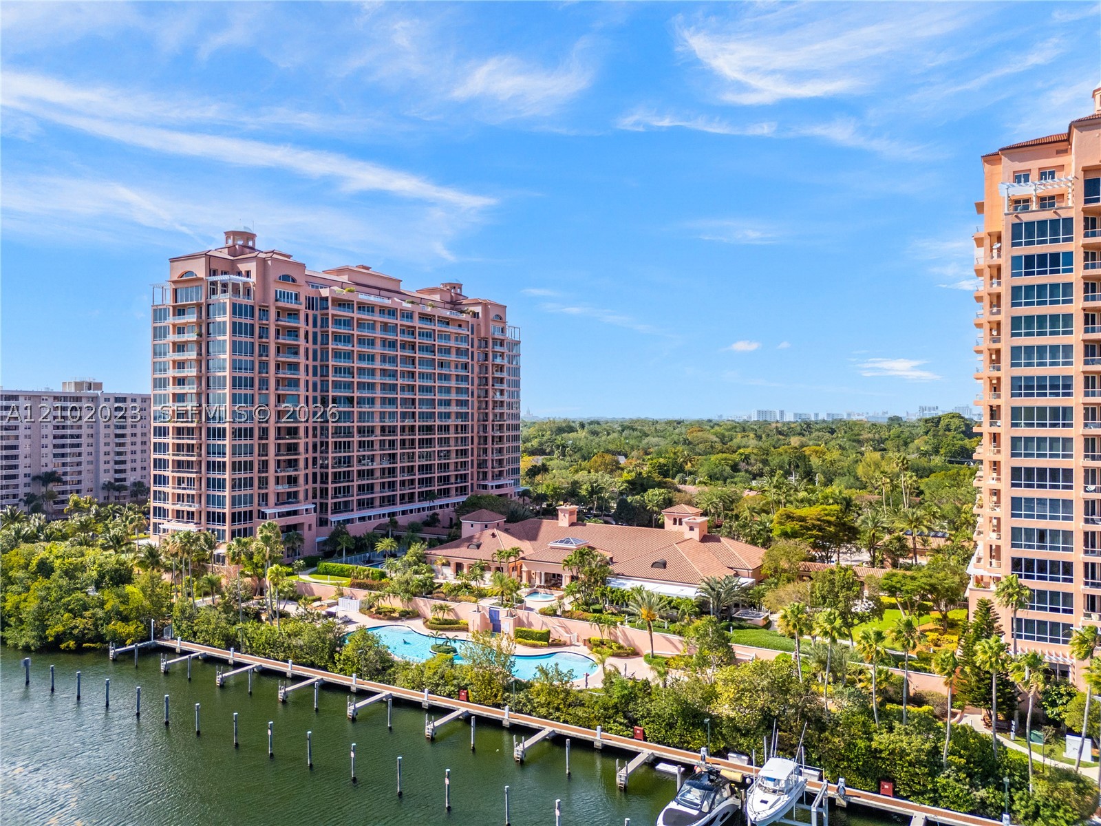 60 Edgewater Dr #14E, Coral Gables FL 33133