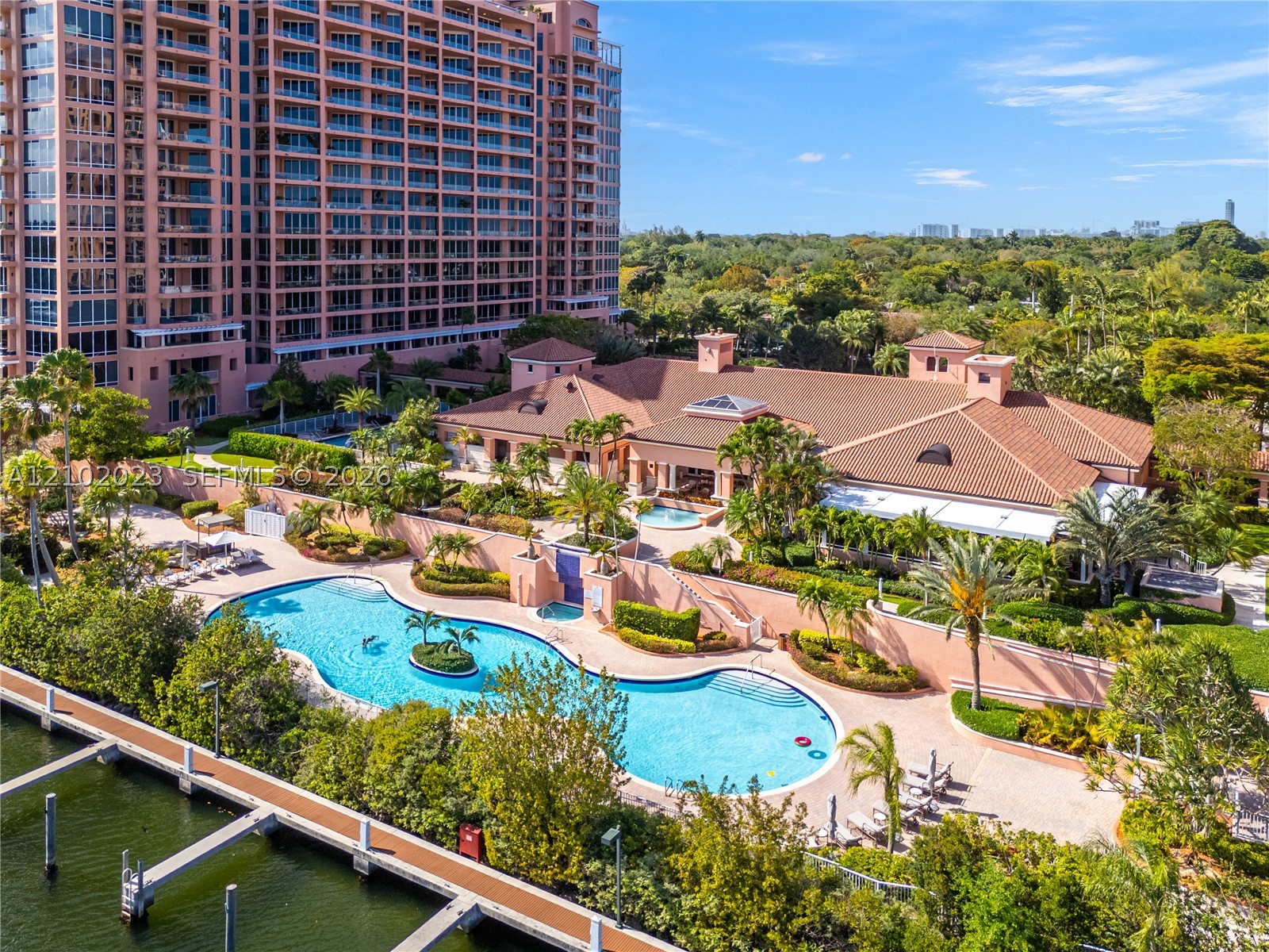 60 Edgewater Dr #14E, Coral Gables FL 33133