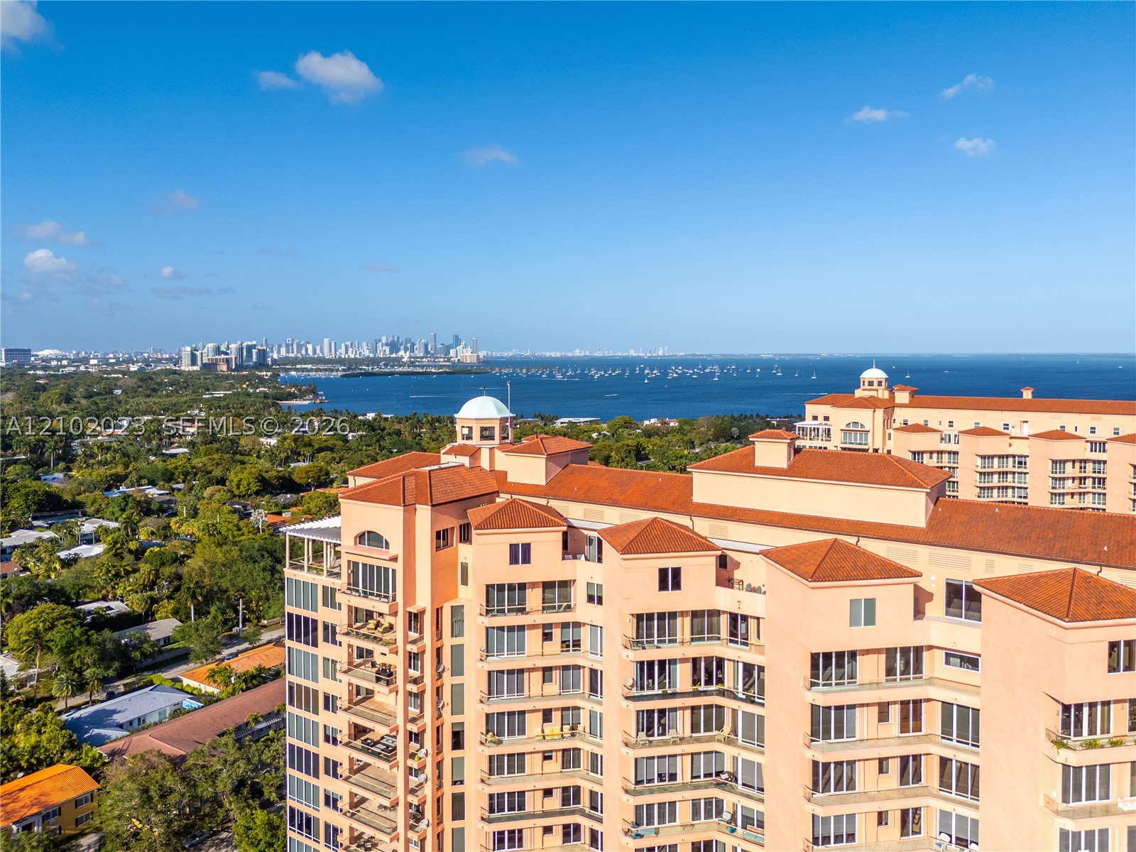 60 Edgewater Dr #14E, Coral Gables FL 33133
