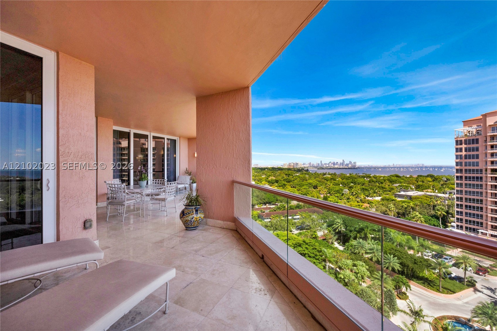 60 Edgewater Dr #14E, Coral Gables FL 33133