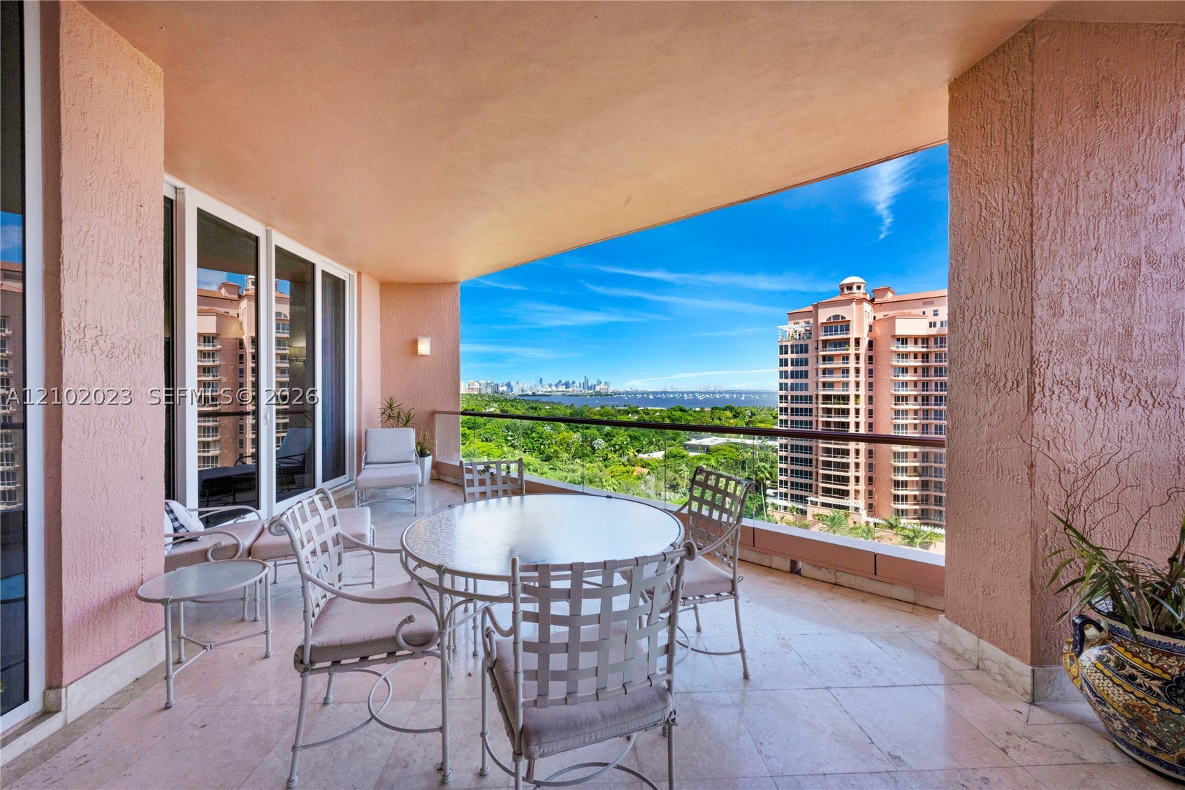 60 Edgewater Dr #14E, Coral Gables FL 33133