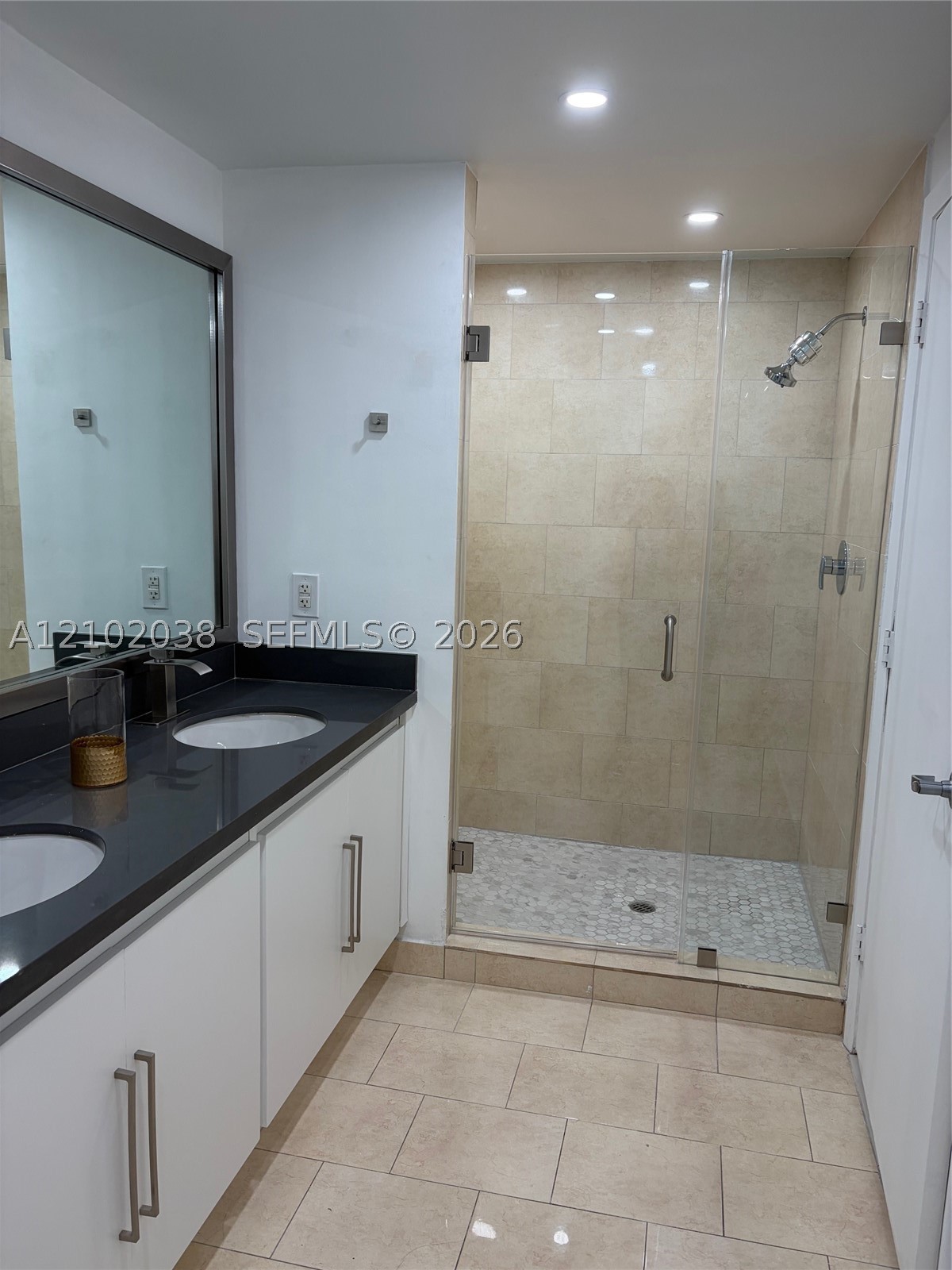 90 SW 3rd St #2507, Miami FL 33130