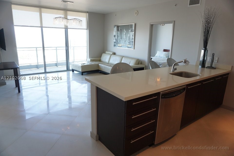 90 SW 3rd St #3505, Miami FL 33130