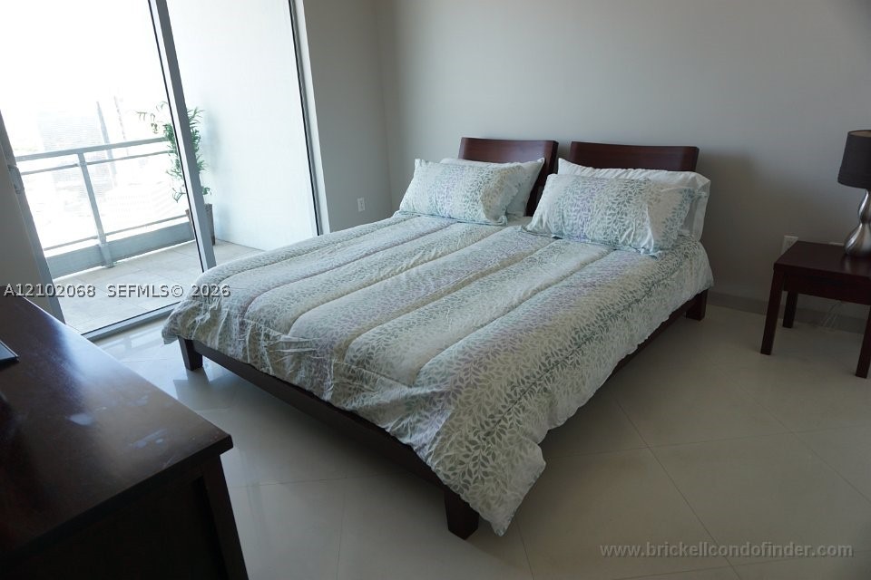 90 SW 3rd St #3505, Miami FL 33130