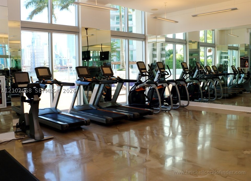 90 SW 3rd St #3505, Miami FL 33130