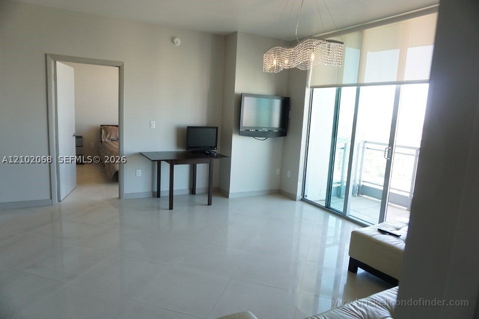 90 SW 3rd St #3505, Miami FL 33130
