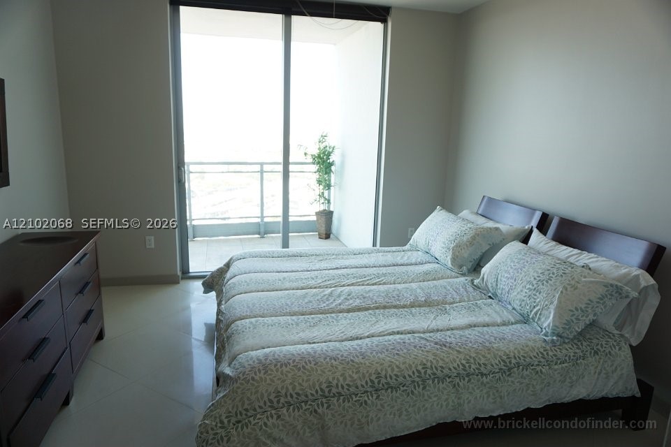 90 SW 3rd St #3505, Miami FL 33130