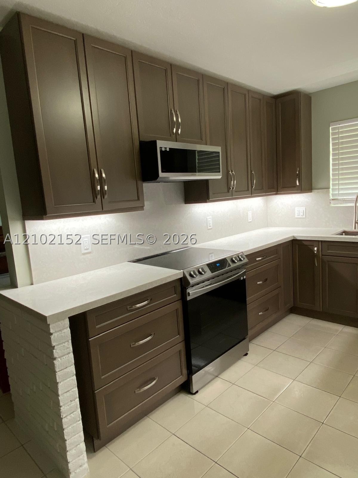 467 W 43rd Pl, Hialeah FL 33012
