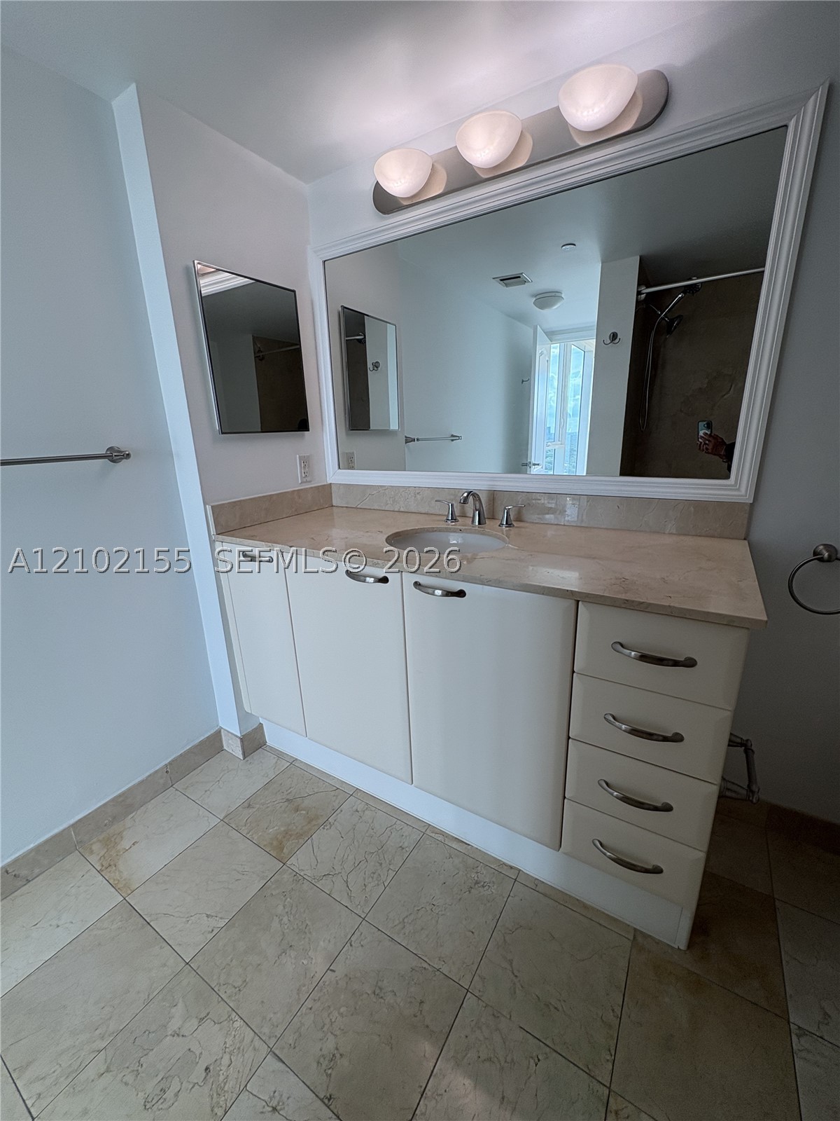 2101 Brickell Ave #2512, Miami FL 33129
