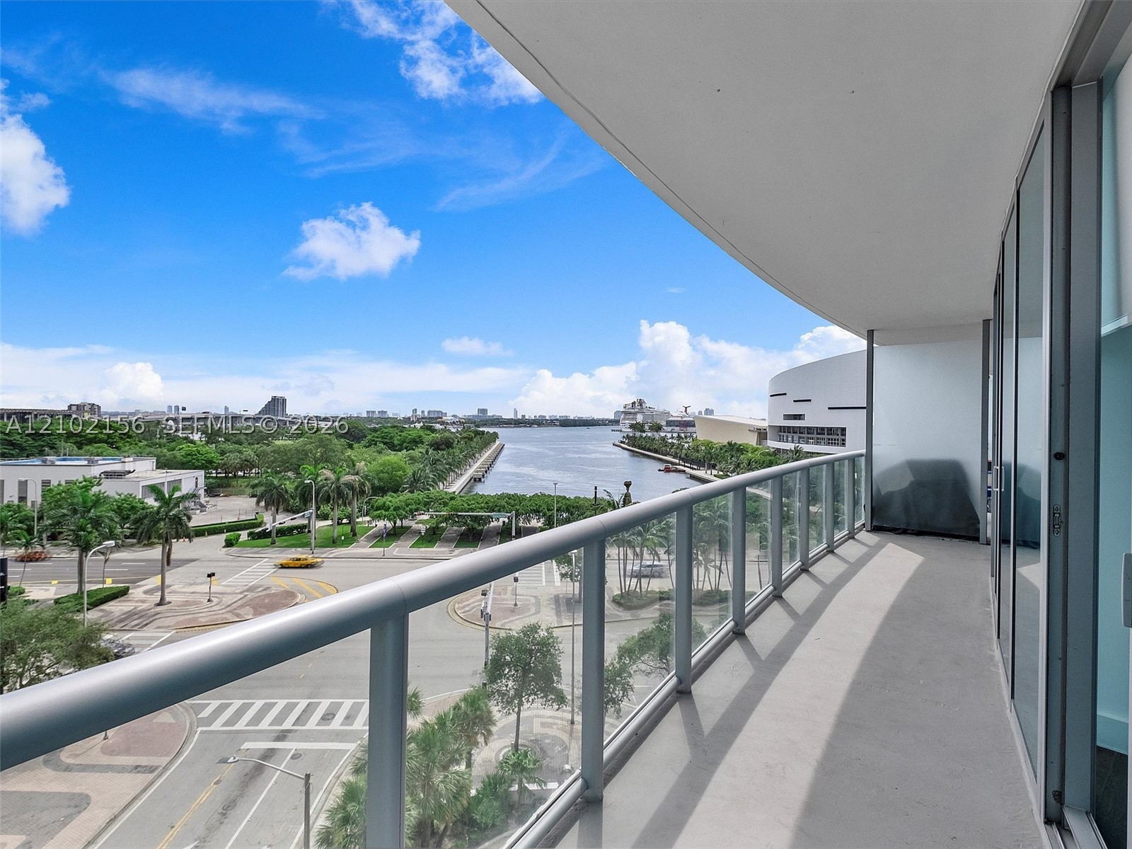 888 Biscayne Blvd #612, Miami FL 33132