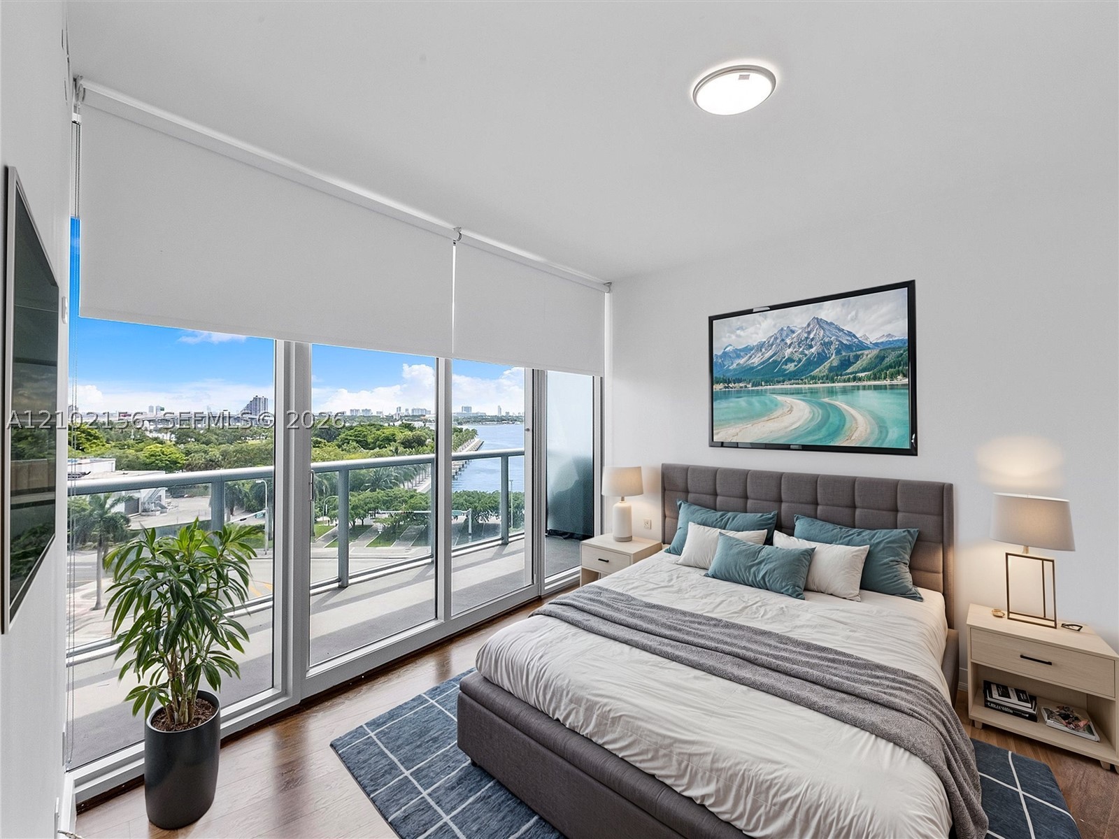 888 Biscayne Blvd #612, Miami FL 33132
