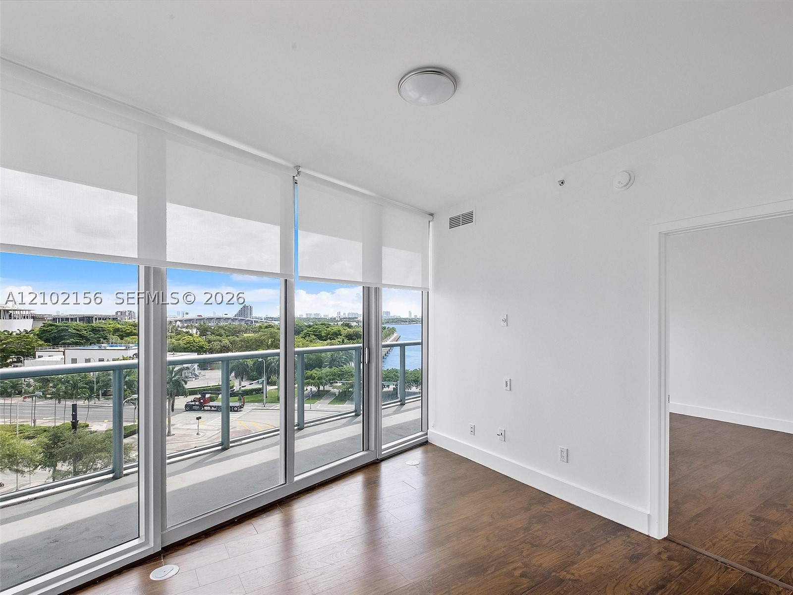 888 Biscayne Blvd #612, Miami FL 33132