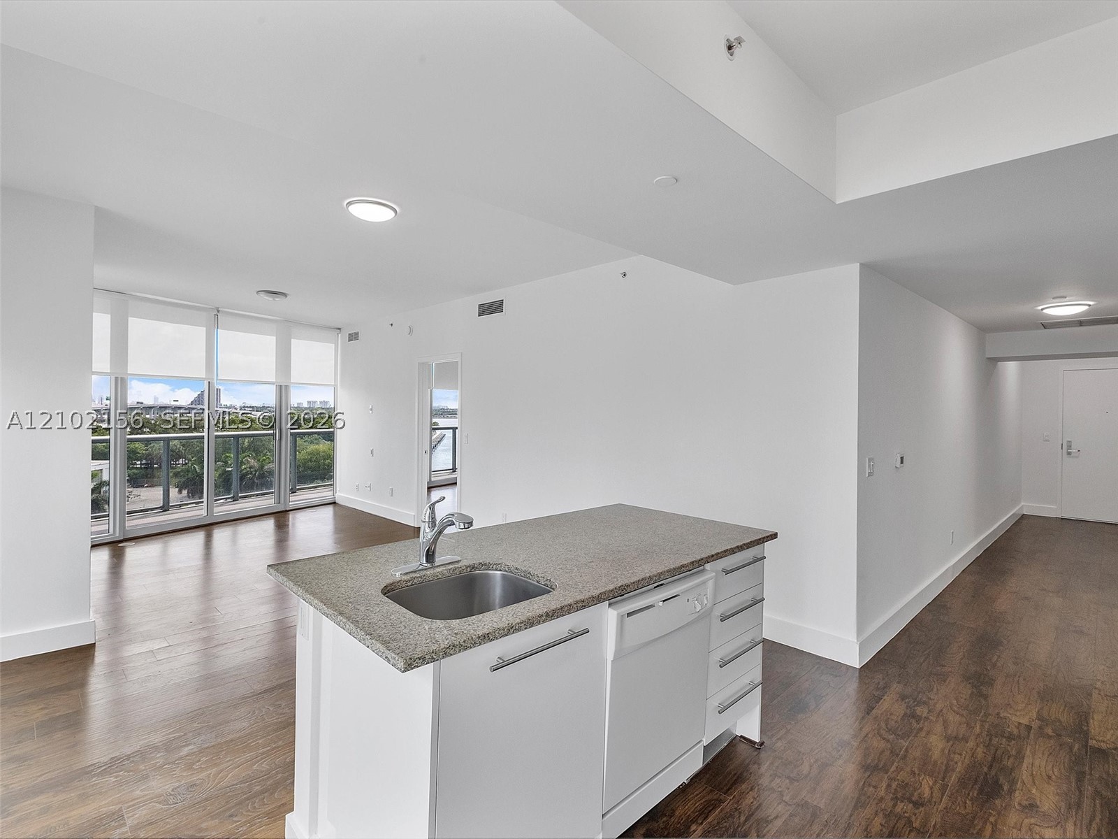 888 Biscayne Blvd #612, Miami FL 33132