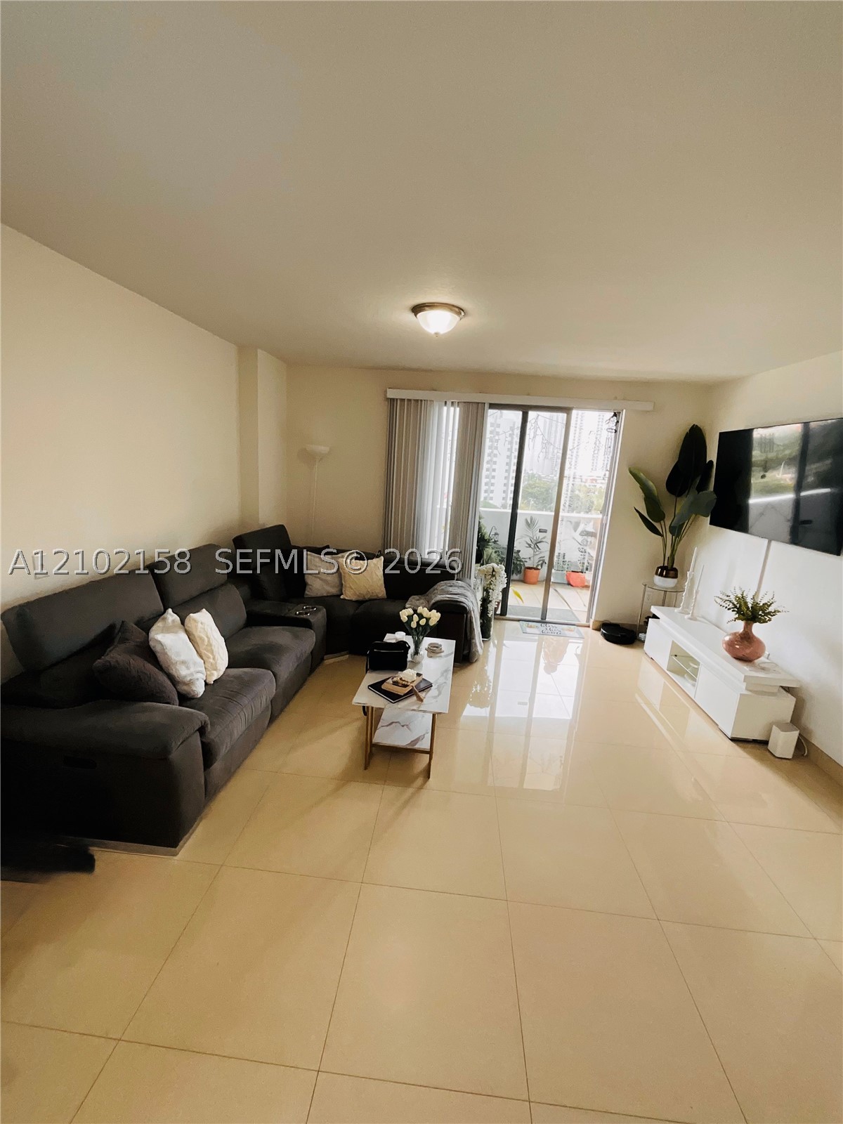 36 NW 6th Ave #806, Miami FL 33128