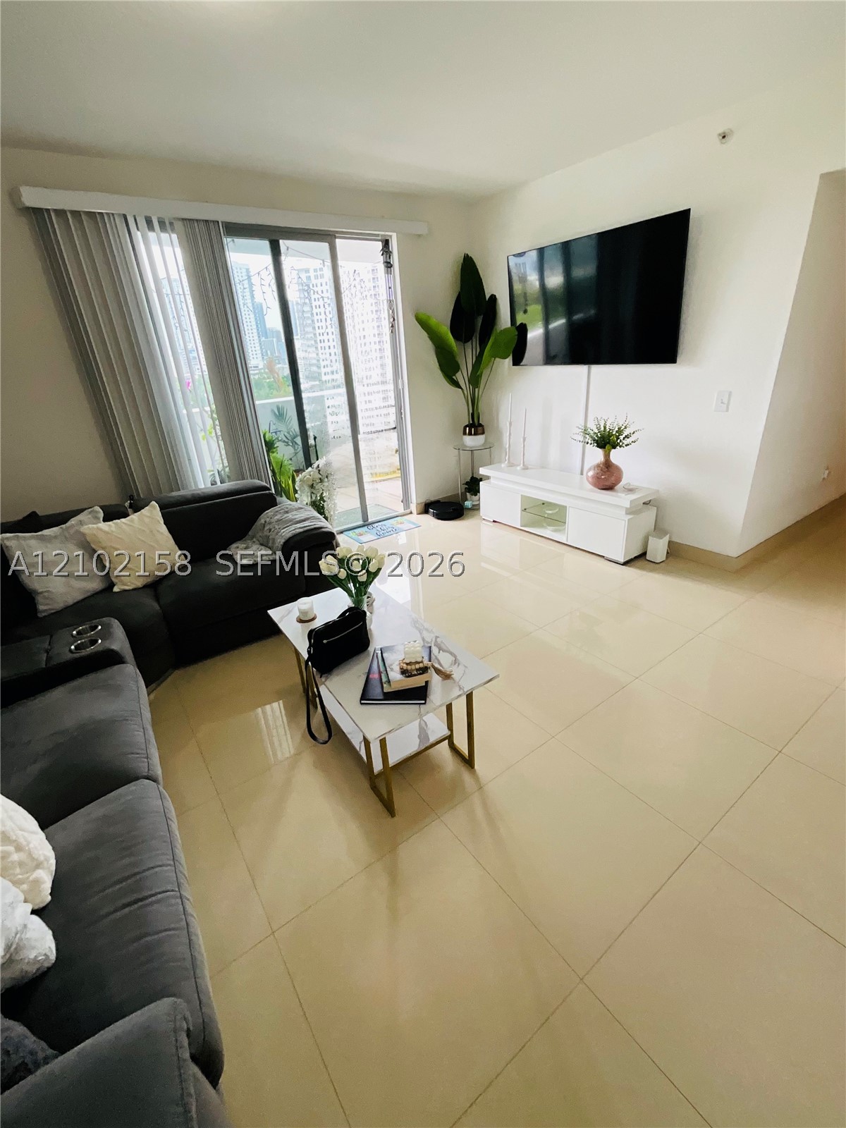 36 NW 6th Ave #806, Miami FL 33128