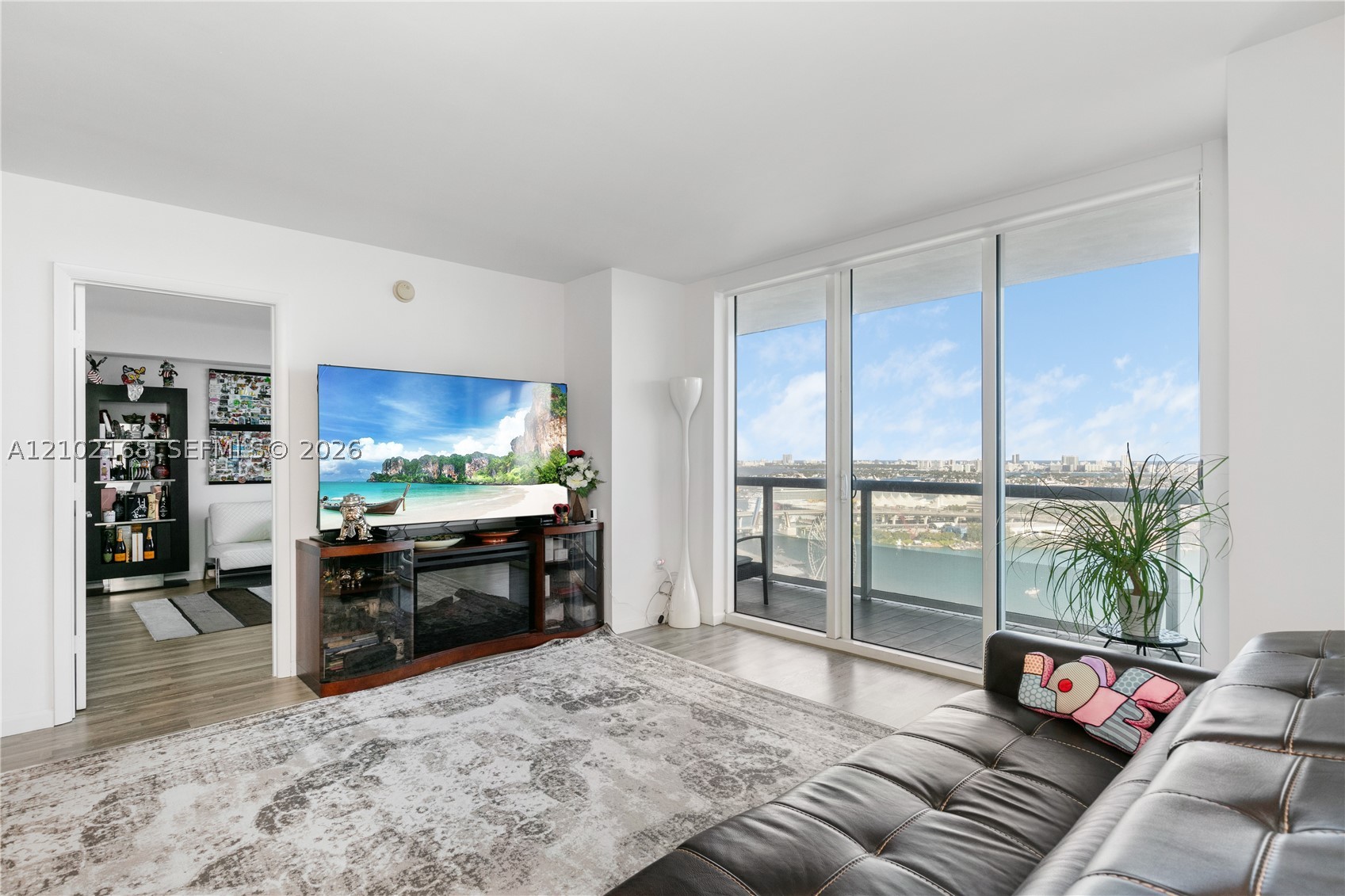 50 Biscayne Blvd #3006, Miami FL 33132