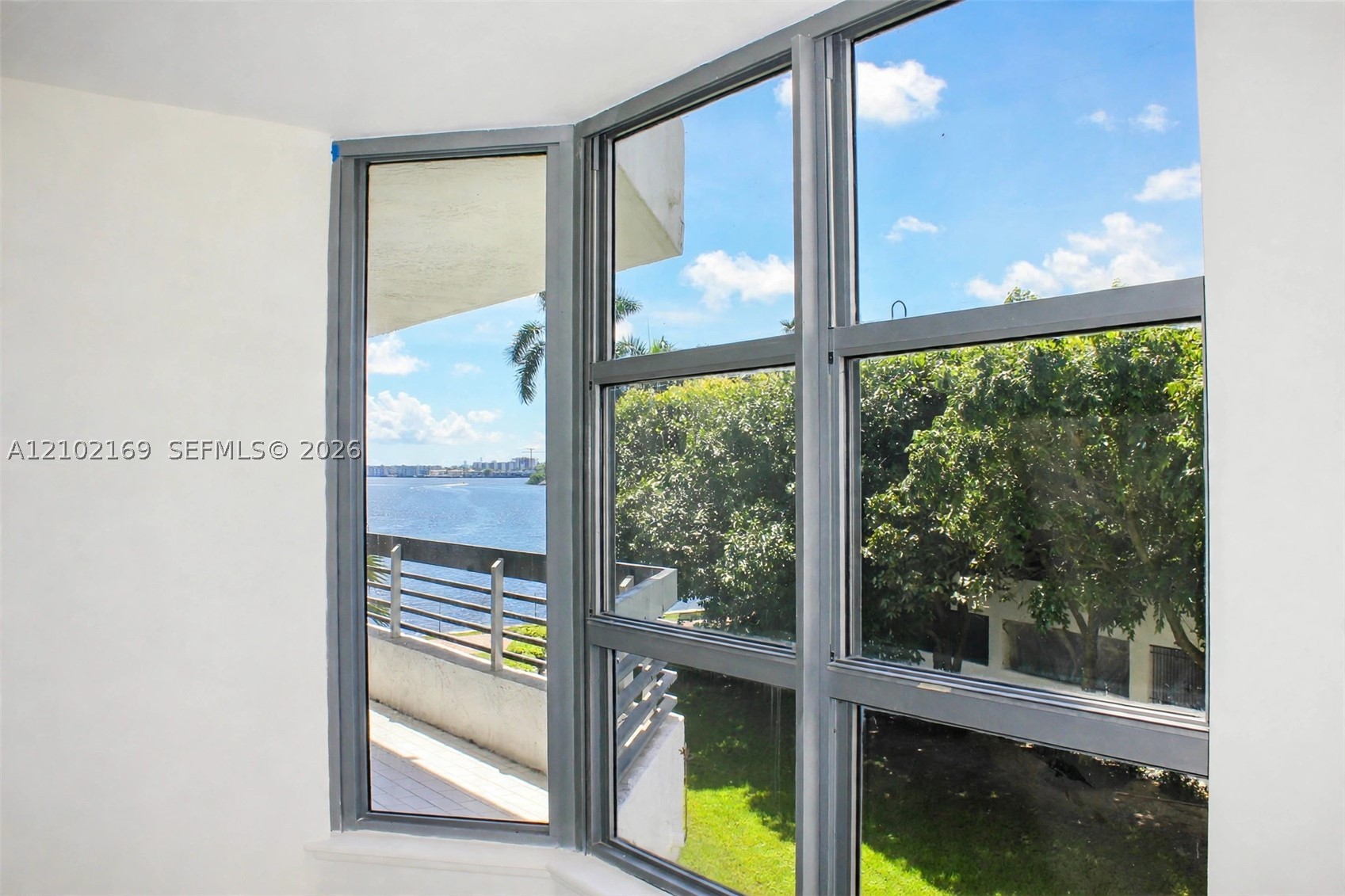 19101 NE 36th Ct #302, Aventura FL 33180