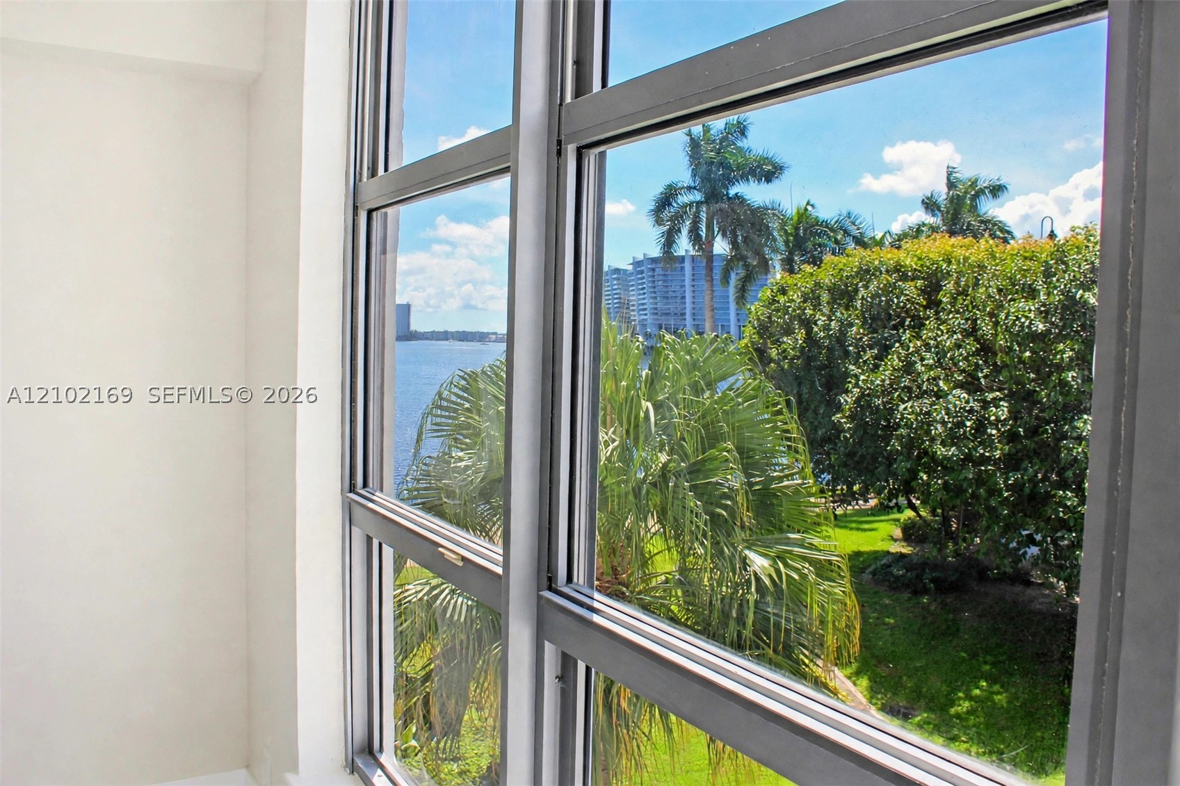 19101 NE 36th Ct #302, Aventura FL 33180