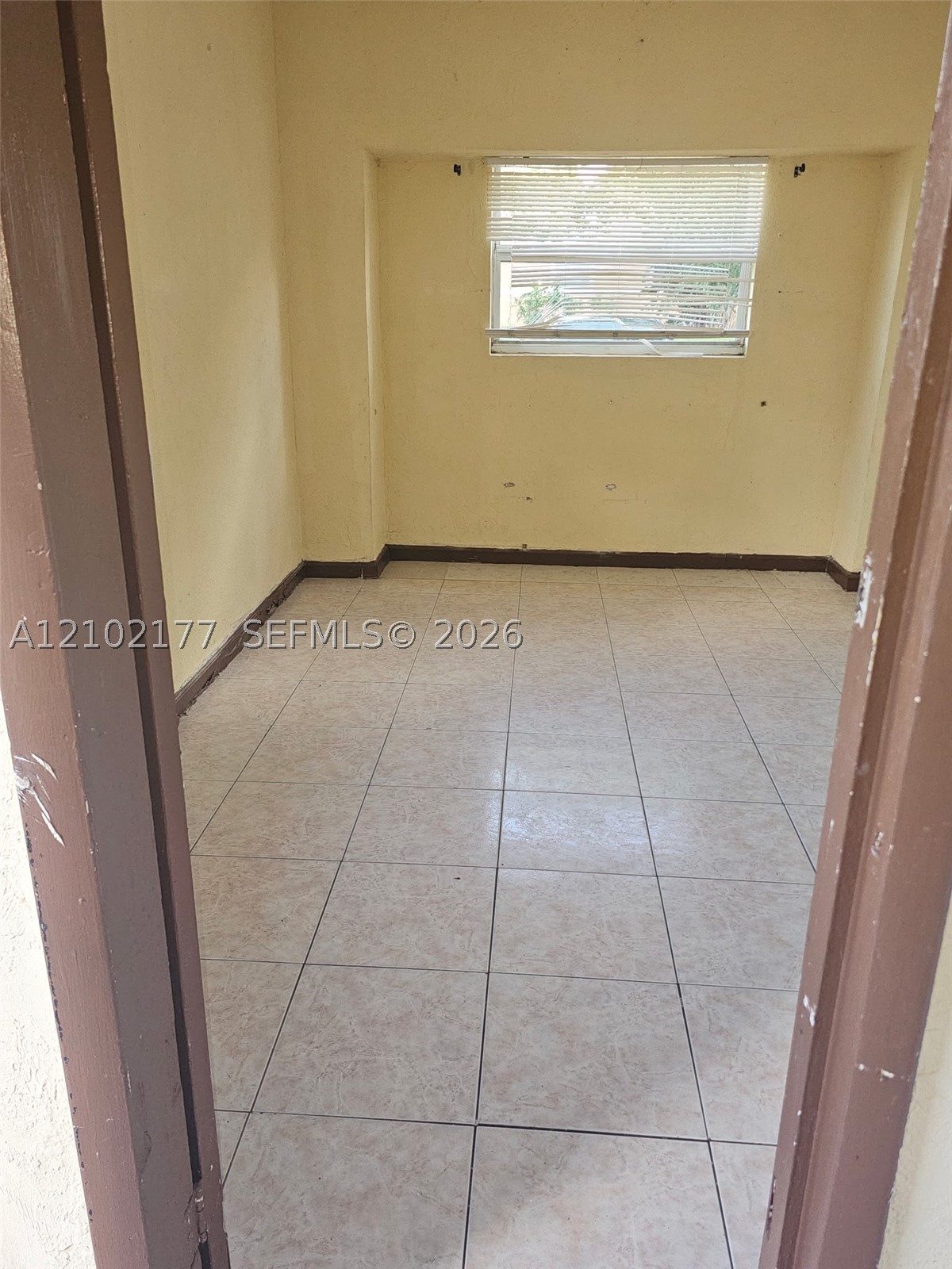 3640 NW 39th St, Lauderdale Lakes FL 33309