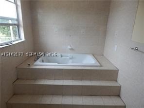 3640 NW 39th St, Lauderdale Lakes FL 33309