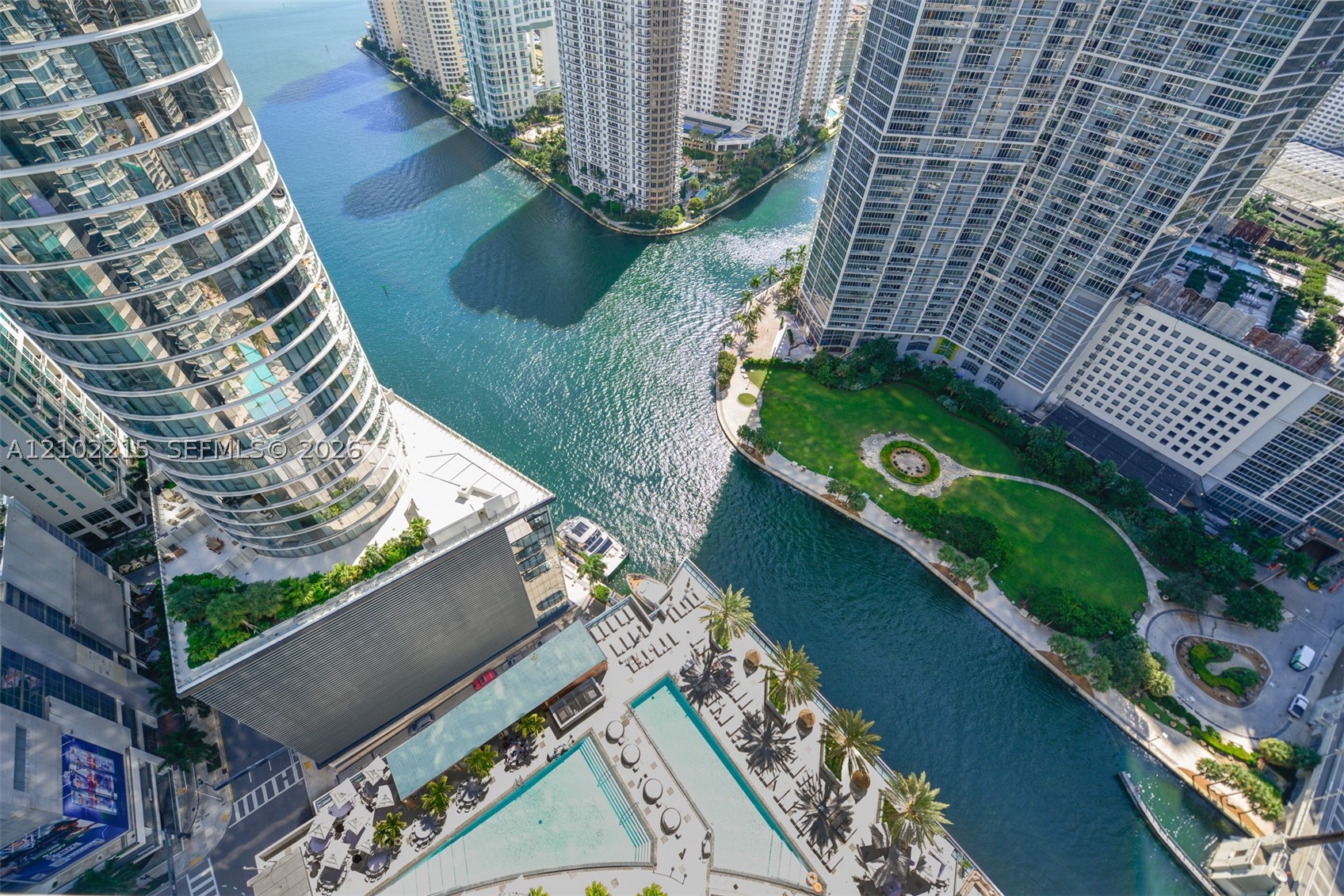 200 Biscayne Boulevard Way #3905, Miami FL 33131