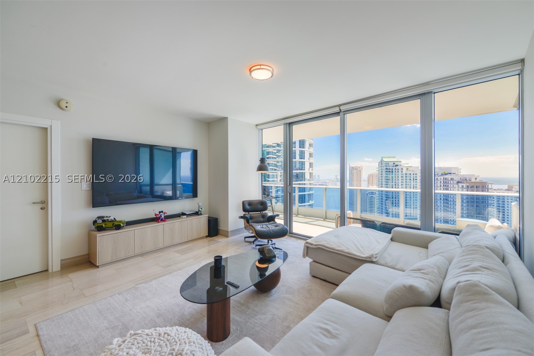 200 Biscayne Boulevard Way #3905, Miami FL 33131