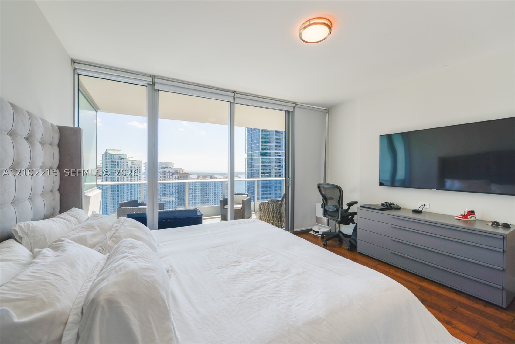 200 Biscayne Boulevard Way #3905, Miami FL 33131