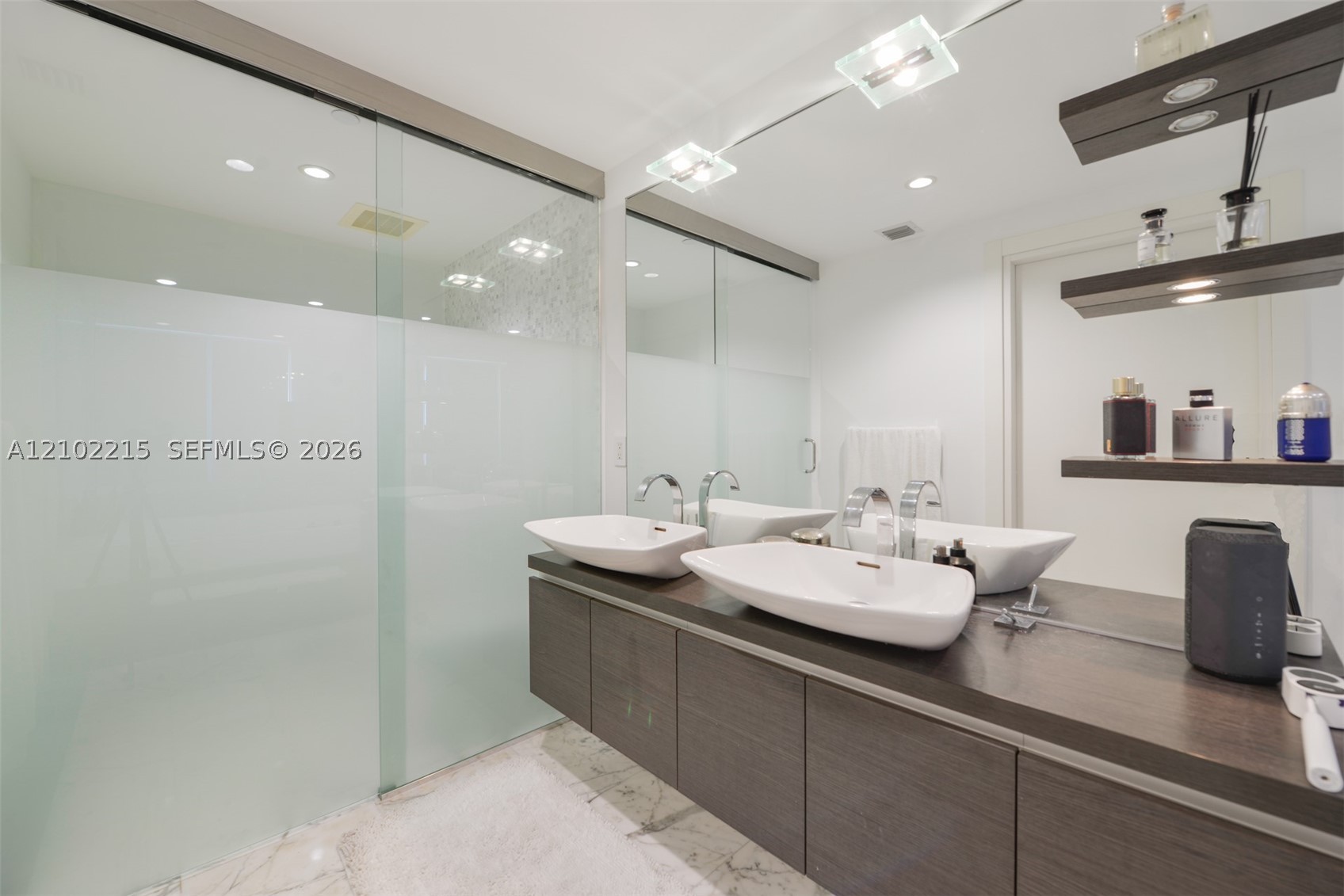 200 Biscayne Boulevard Way #3905, Miami FL 33131