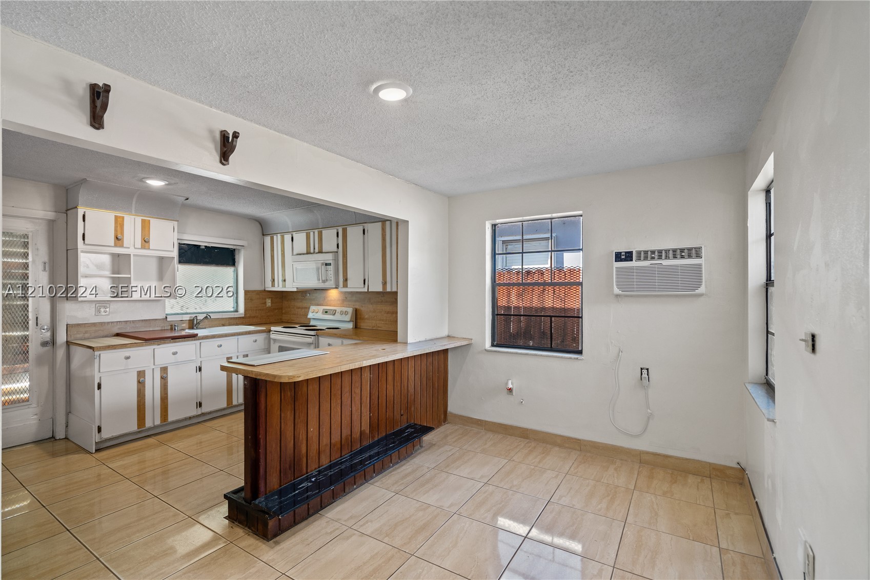 3250 NW 14th Ter, Miami FL 33125