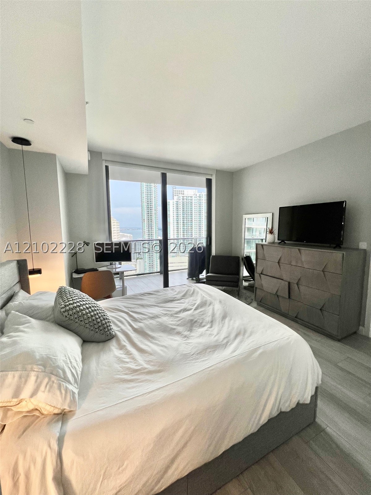 45 SW 9th St #2702, Miami FL 33130