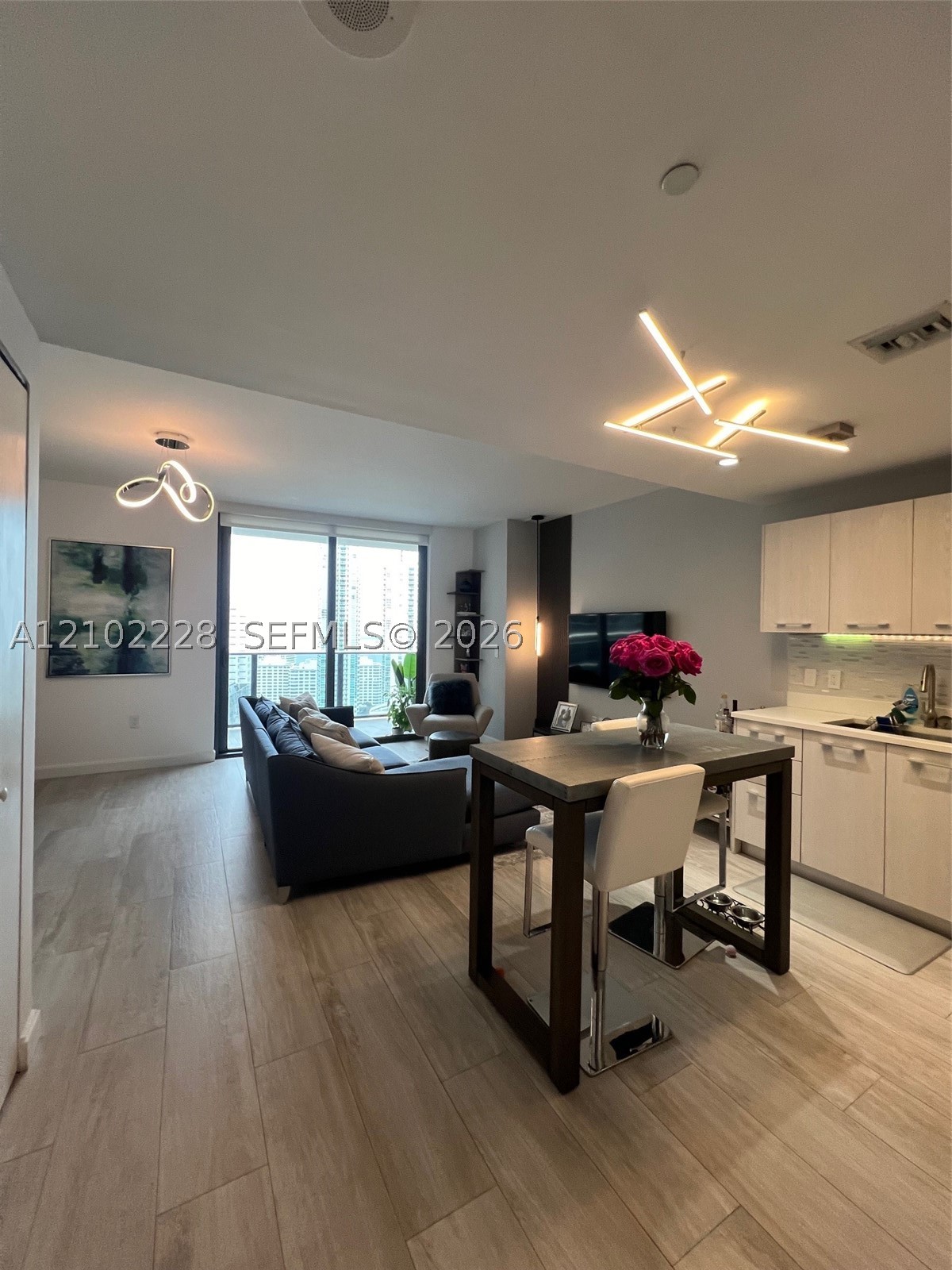 45 SW 9th St #2702, Miami FL 33130