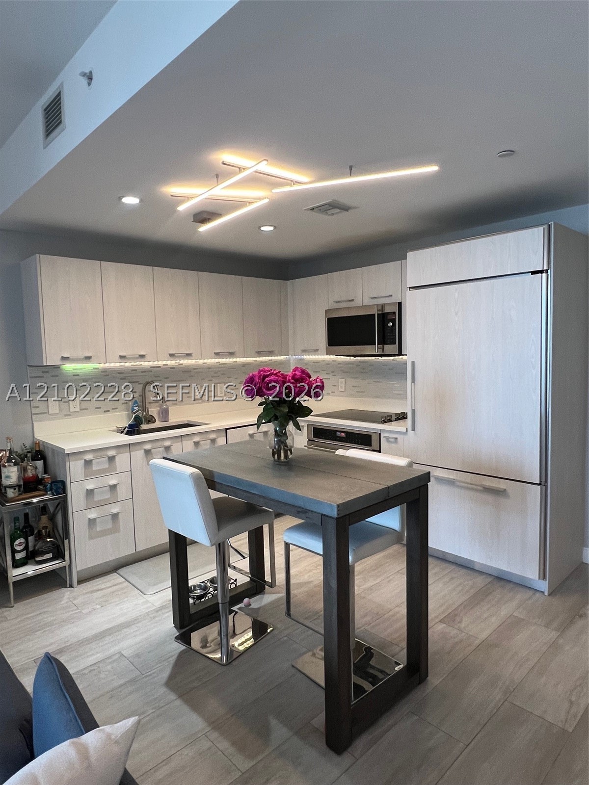 45 SW 9th St #2702, Miami FL 33130