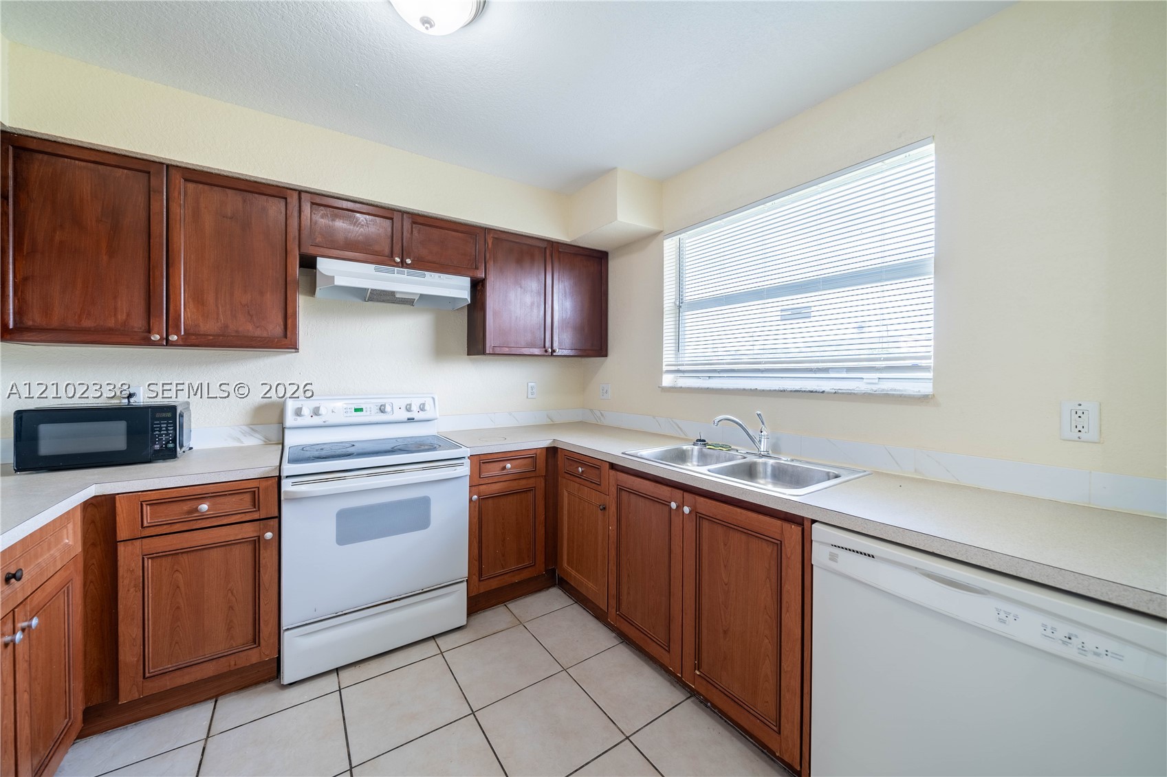 2746 NW 131st St #0, Opa Locka FL 33054