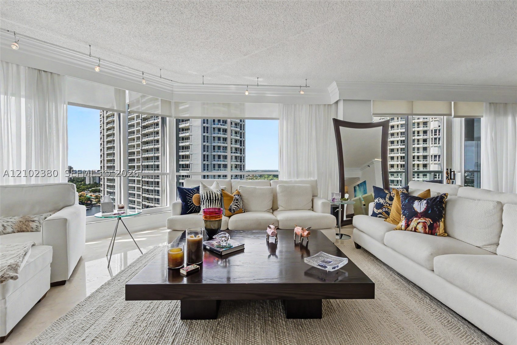 21150 NE 38TH AVE #2202, Aventura FL 33180