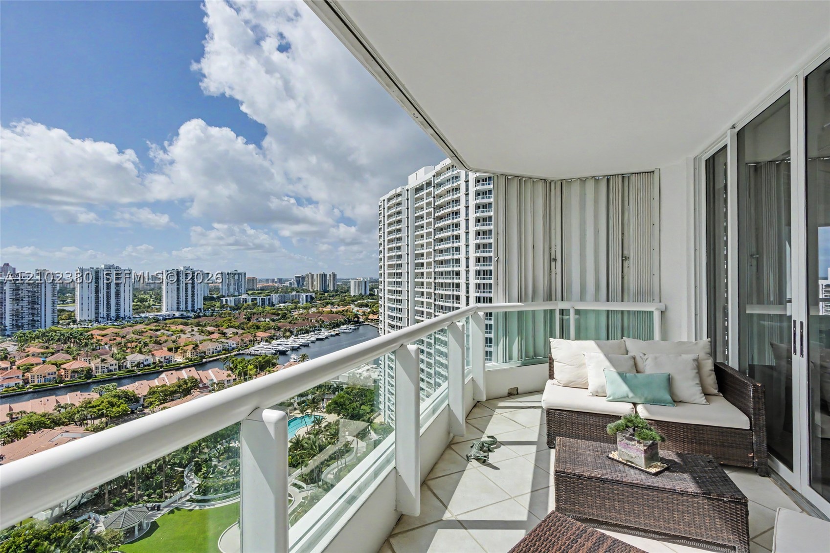 21150 NE 38TH AVE #2202, Aventura FL 33180