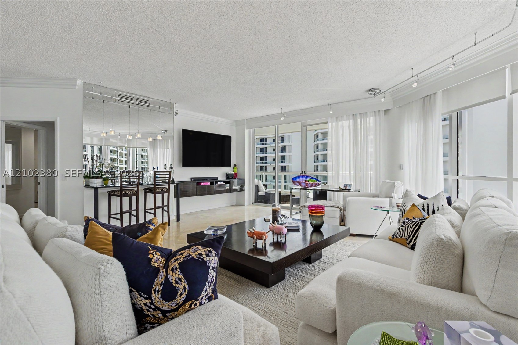 21150 NE 38TH AVE #2202, Aventura FL 33180