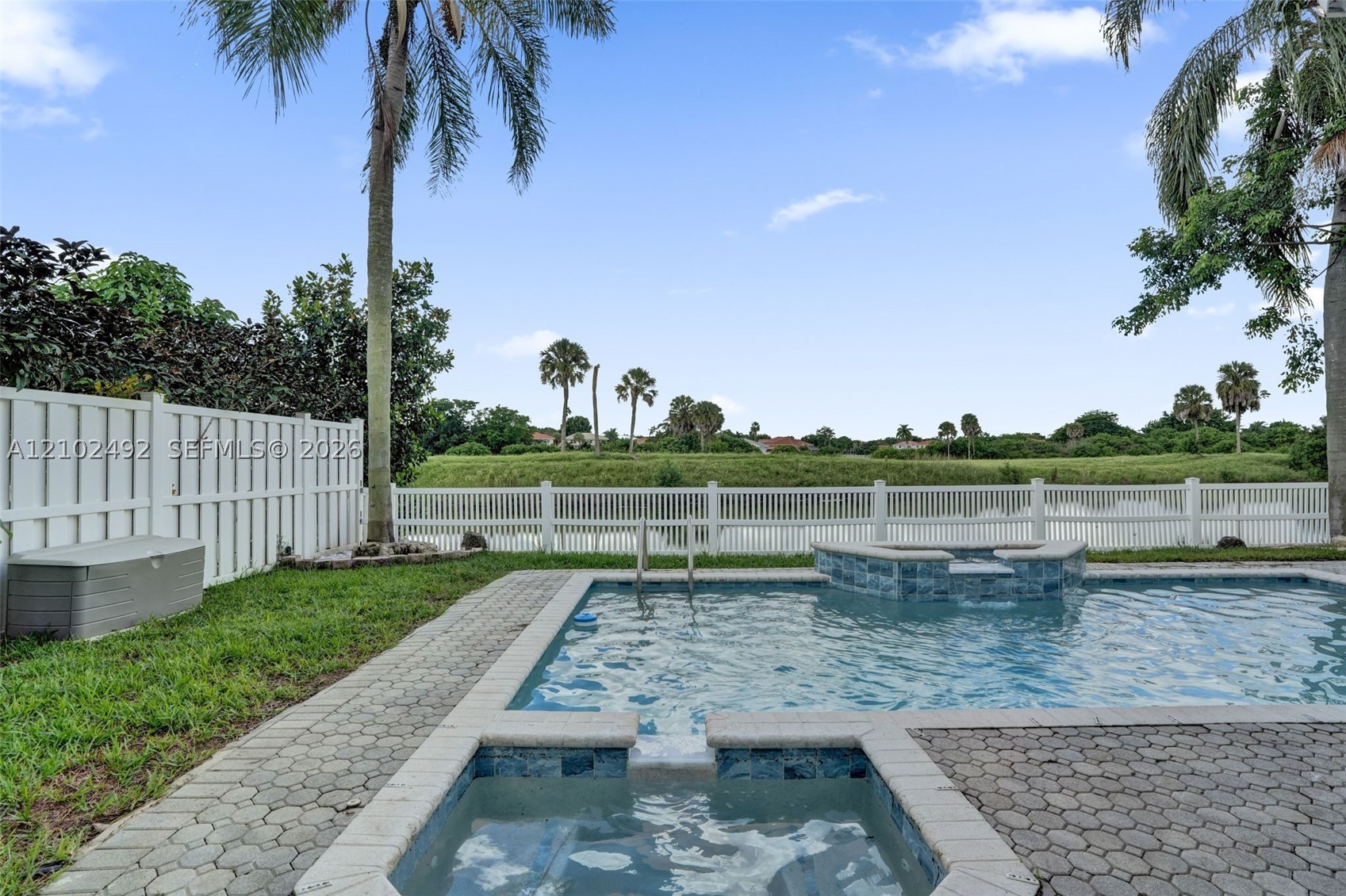 7860 NW 28th St, Margate FL 33063