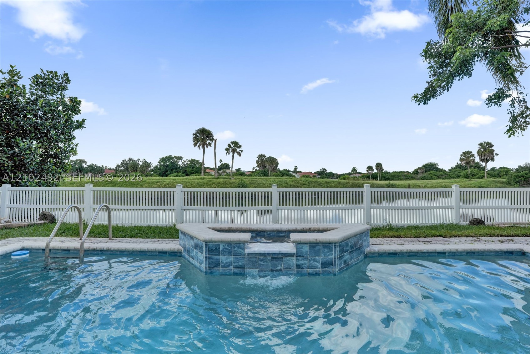 7860 NW 28th St, Margate FL 33063