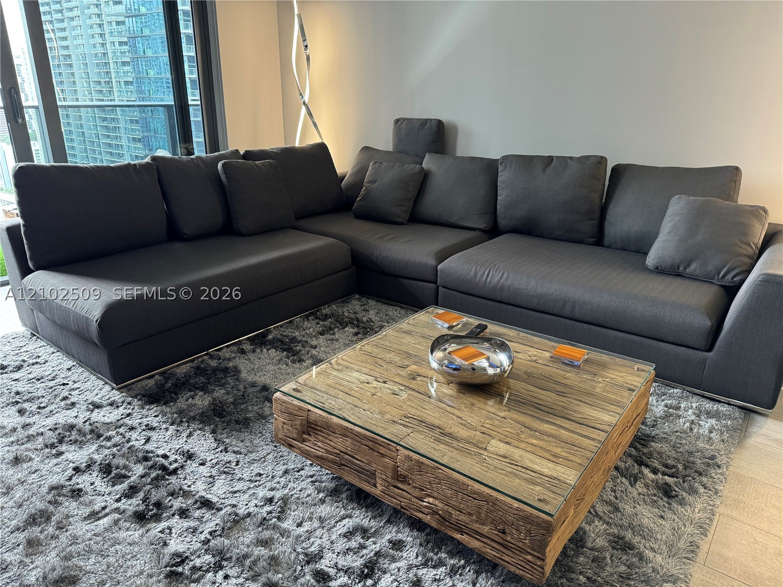 45 SW 9th St #3010, Miami FL 33130