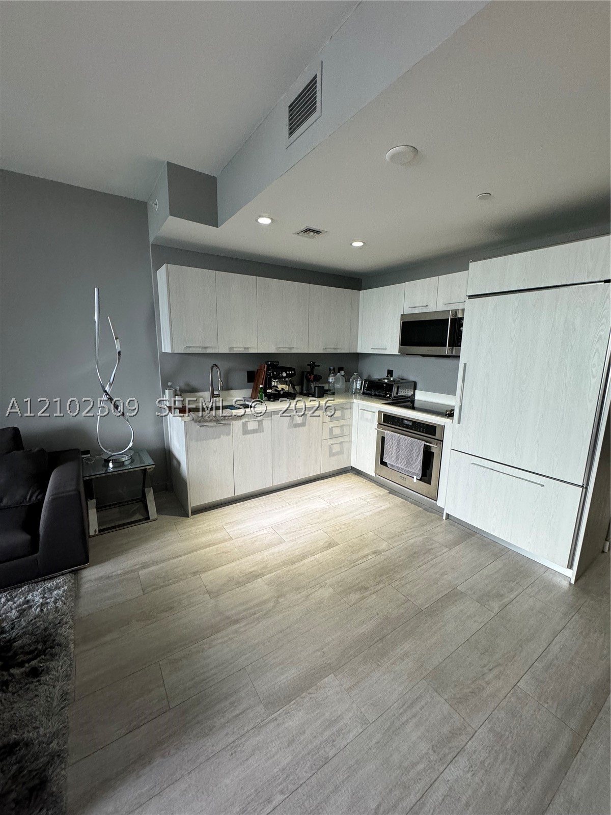 45 SW 9th St #3010, Miami FL 33130