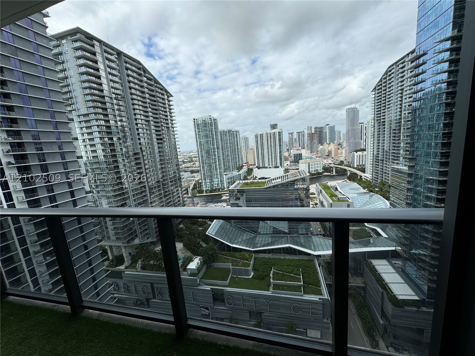 45 SW 9th St #3010, Miami FL 33130