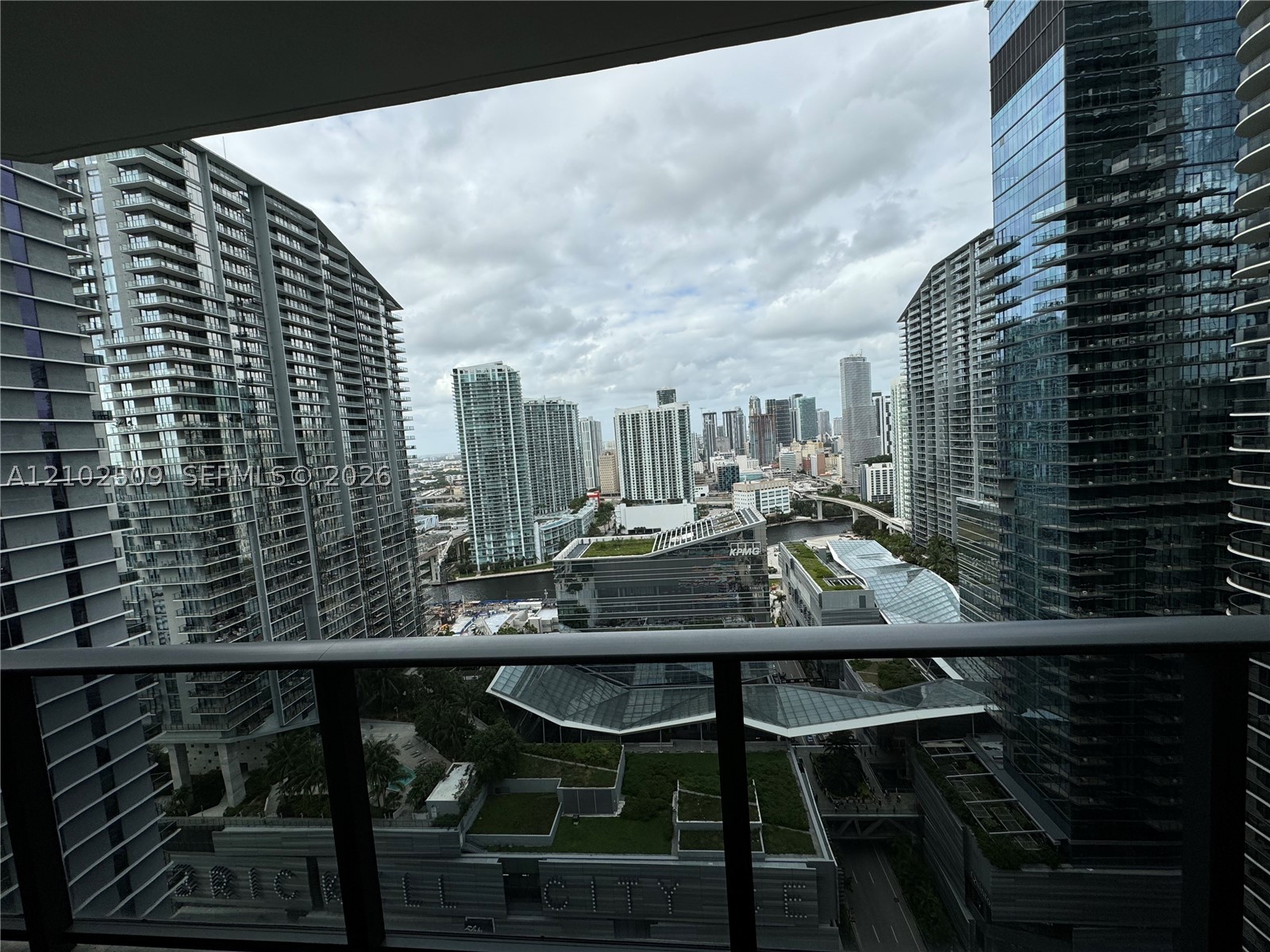 45 SW 9th St #3010, Miami FL 33130