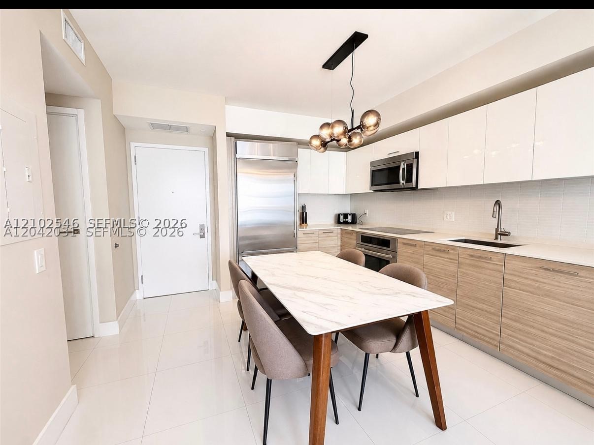 1300 Brickell Bay Dr #2307, Miami FL 33131
