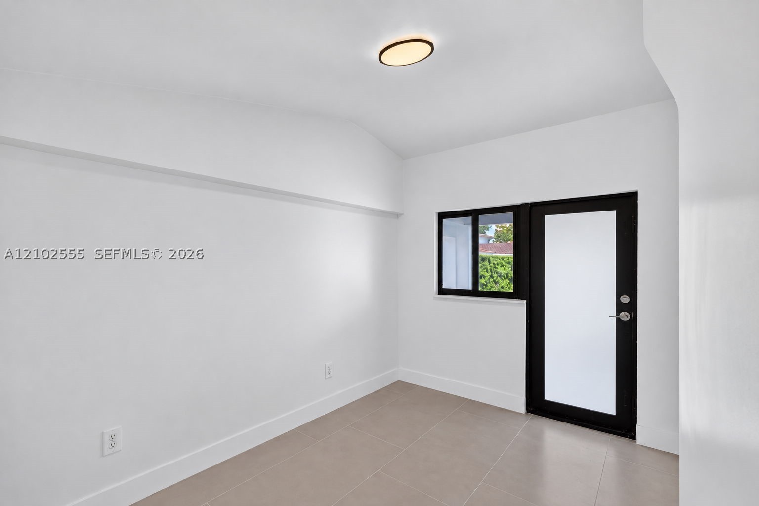 4752 SW 1st St, Miami FL 33134