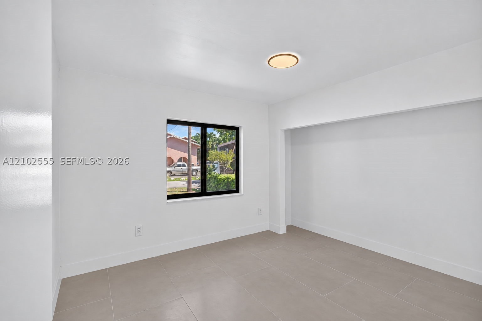 4752 SW 1st St, Miami FL 33134